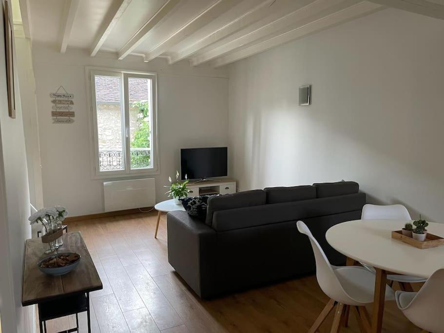Tiny Paradise - 2 Bedrooms Apartment Montigny-sur-Loing Eksteriør billede