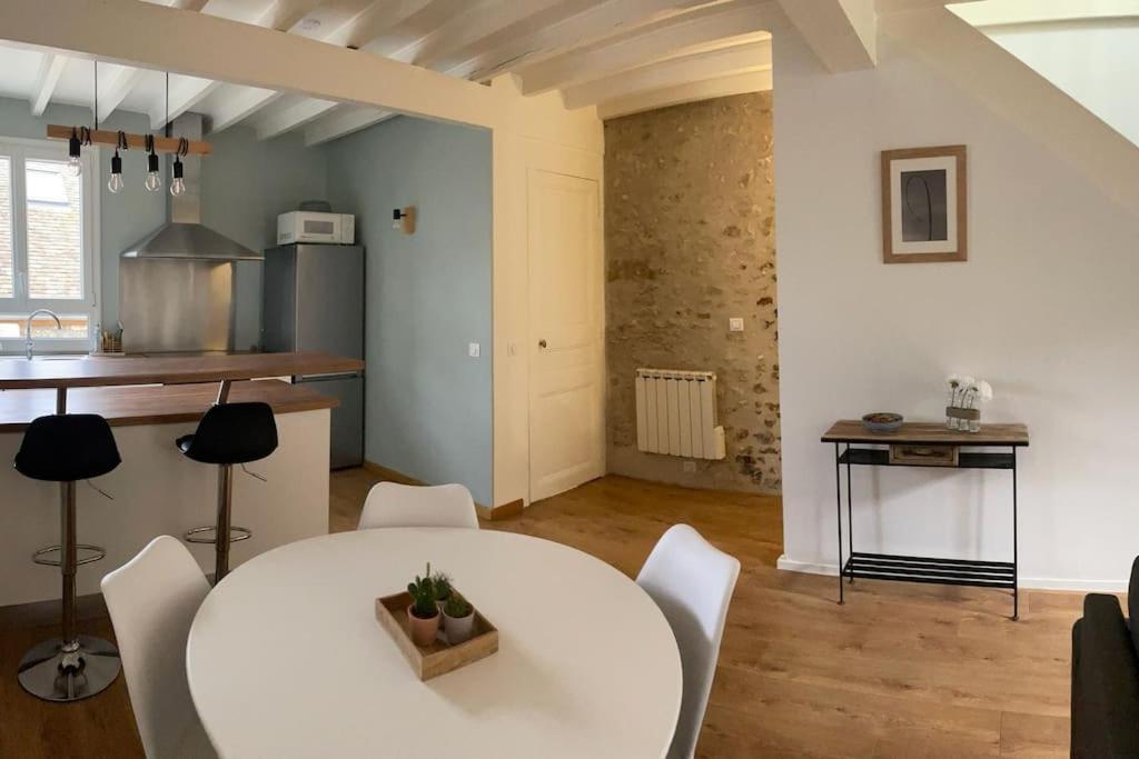 Tiny Paradise - 2 Bedrooms Apartment Montigny-sur-Loing Eksteriør billede