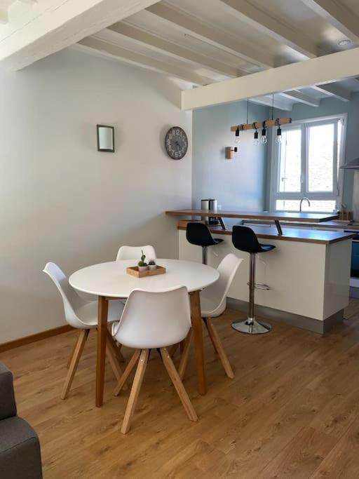 Tiny Paradise - 2 Bedrooms Apartment Montigny-sur-Loing Eksteriør billede
